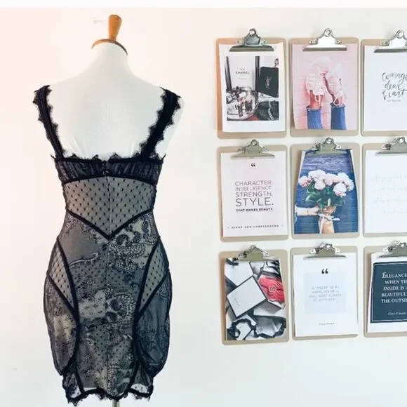 ✨HP✨Bebe
Women's Black Vneck Lace Dress✨ - Picture 7 of 9